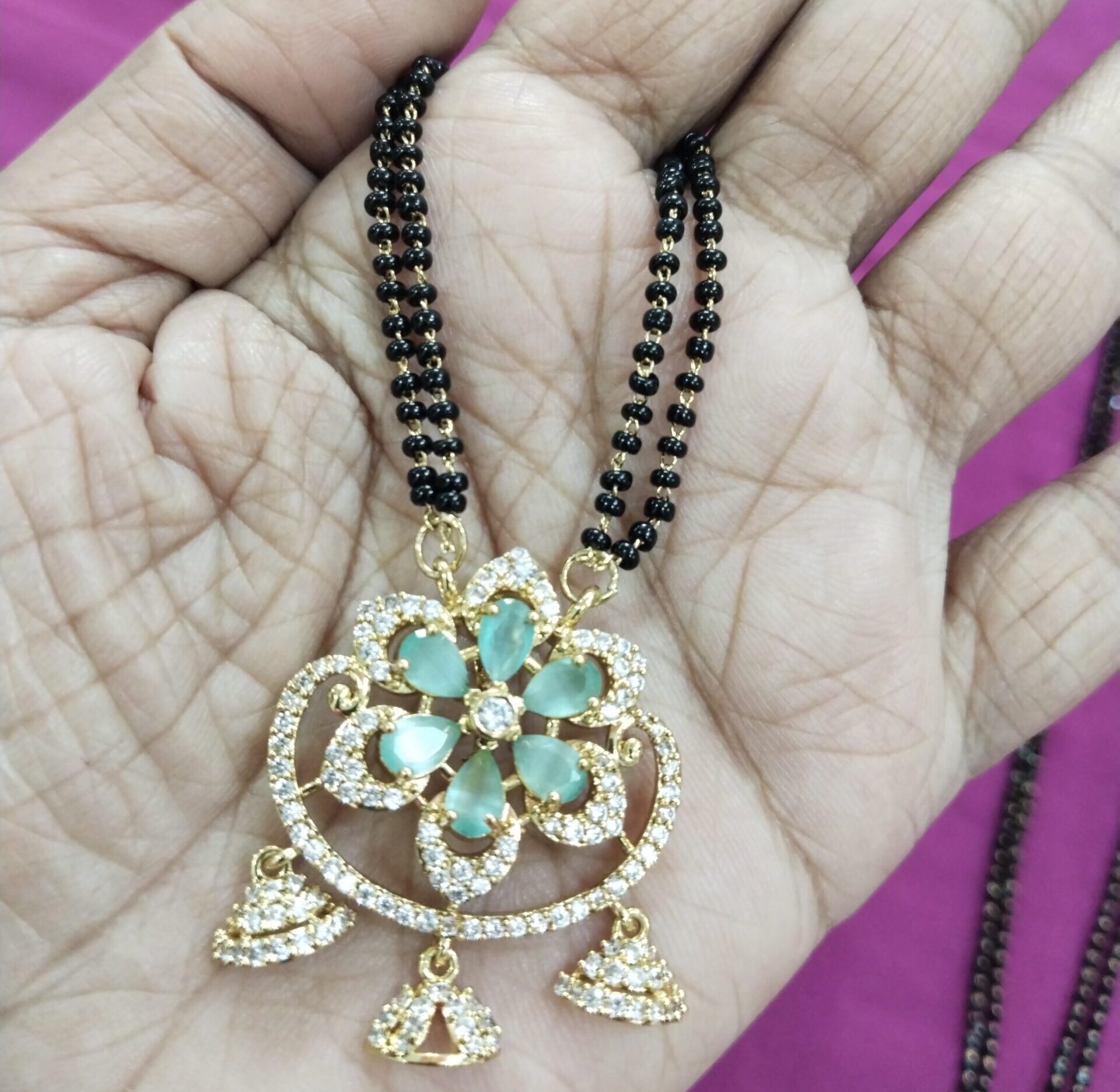 Trendy Short Black Beads